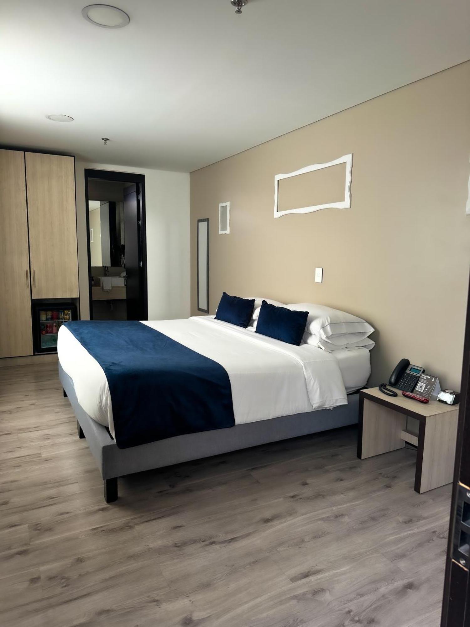 בוגוטה Hotel Wlh Silver Corferias מראה חיצוני תמונה