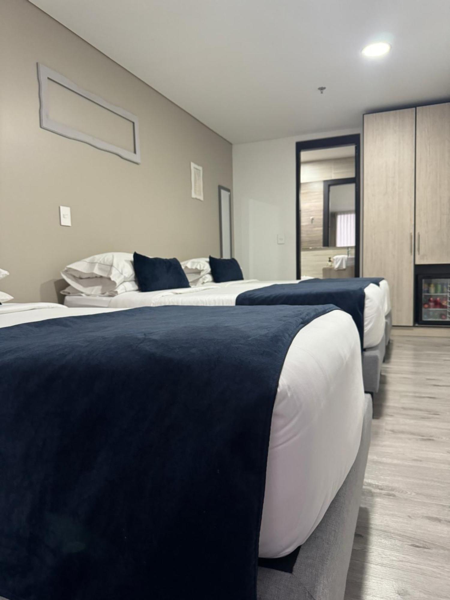 בוגוטה Hotel Wlh Silver Corferias מראה חיצוני תמונה