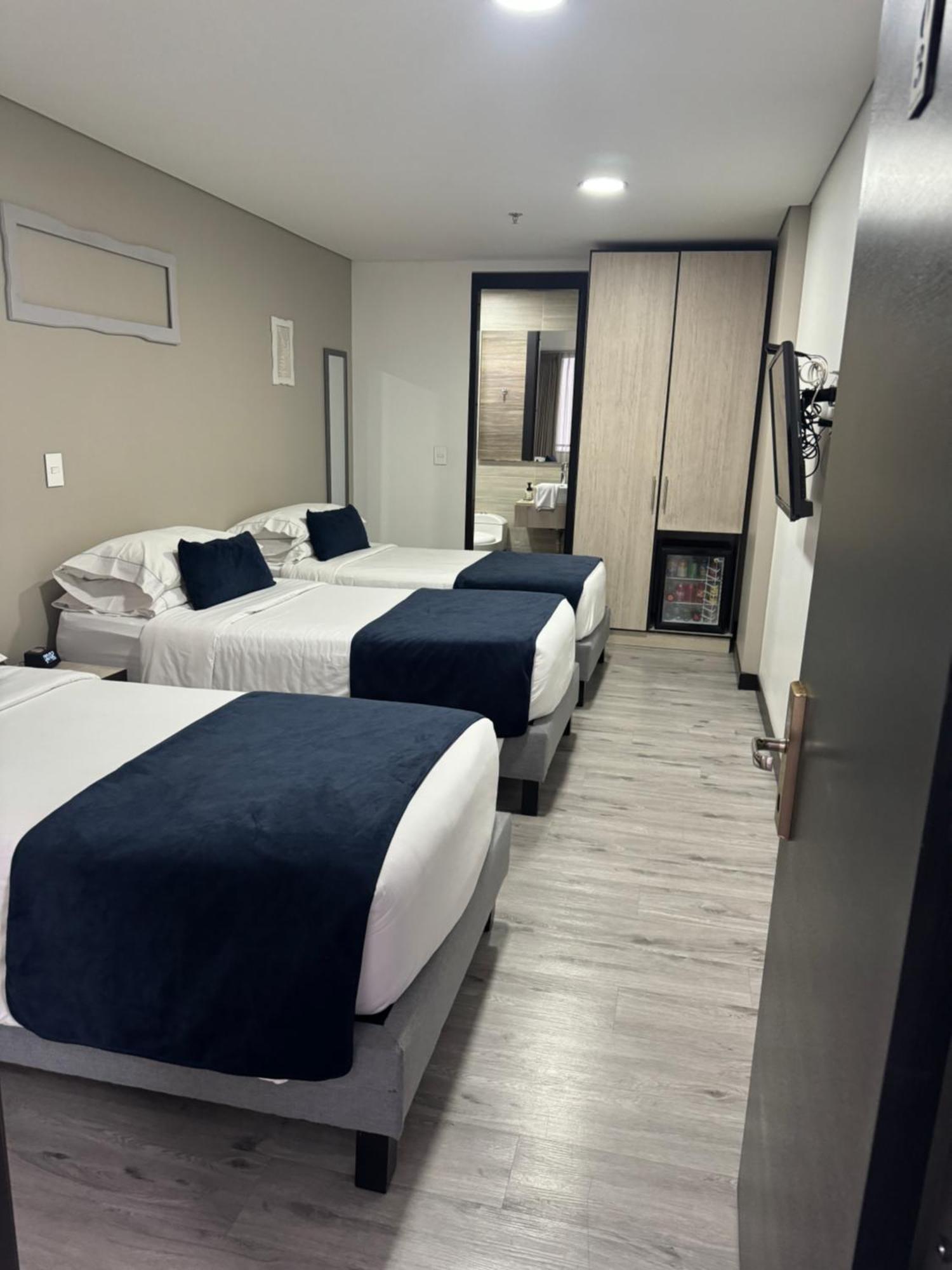 בוגוטה Hotel Wlh Silver Corferias מראה חיצוני תמונה