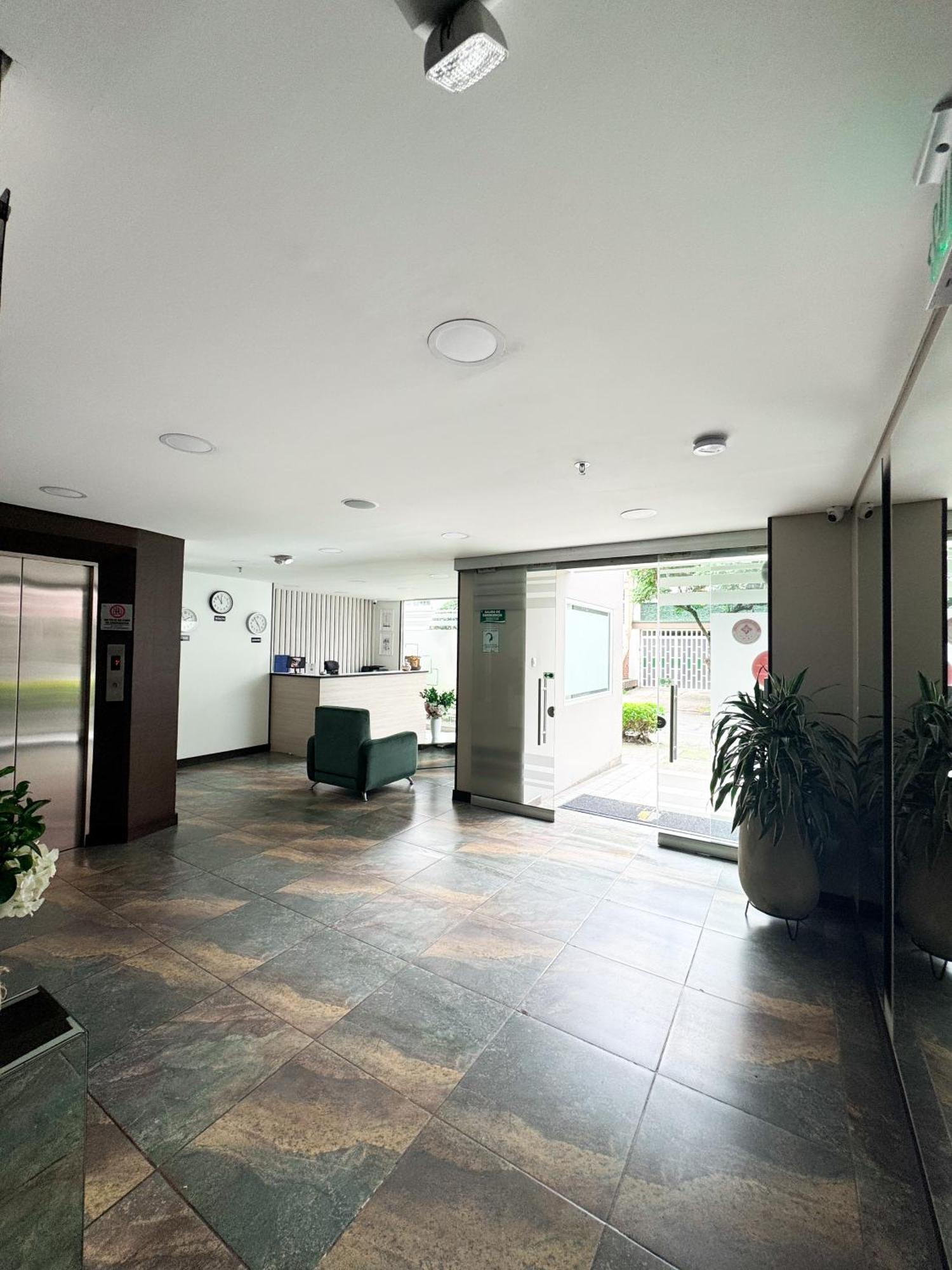 בוגוטה Hotel Wlh Silver Corferias מראה חיצוני תמונה