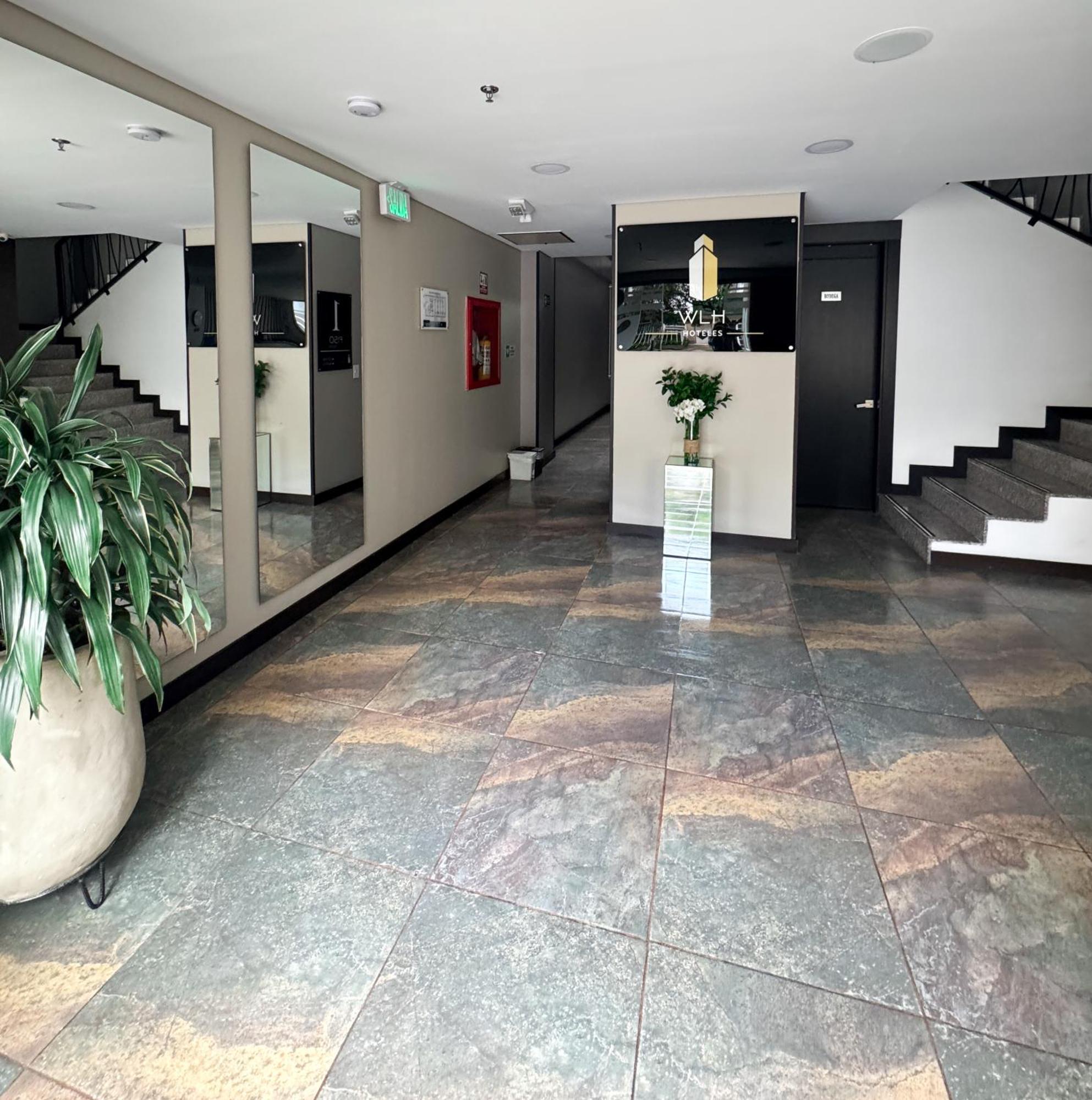 בוגוטה Hotel Wlh Silver Corferias מראה חיצוני תמונה