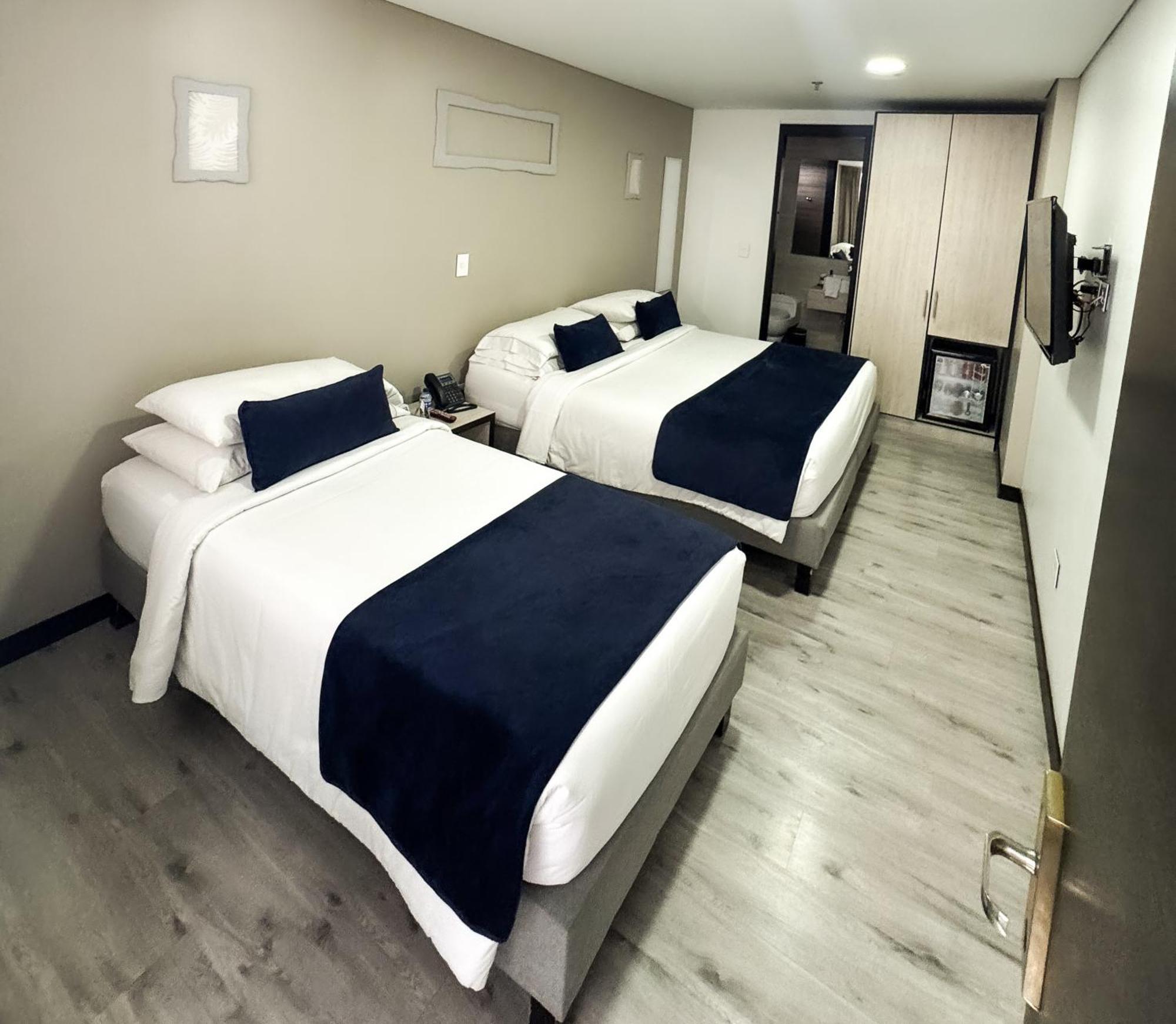 בוגוטה Hotel Wlh Silver Corferias מראה חיצוני תמונה