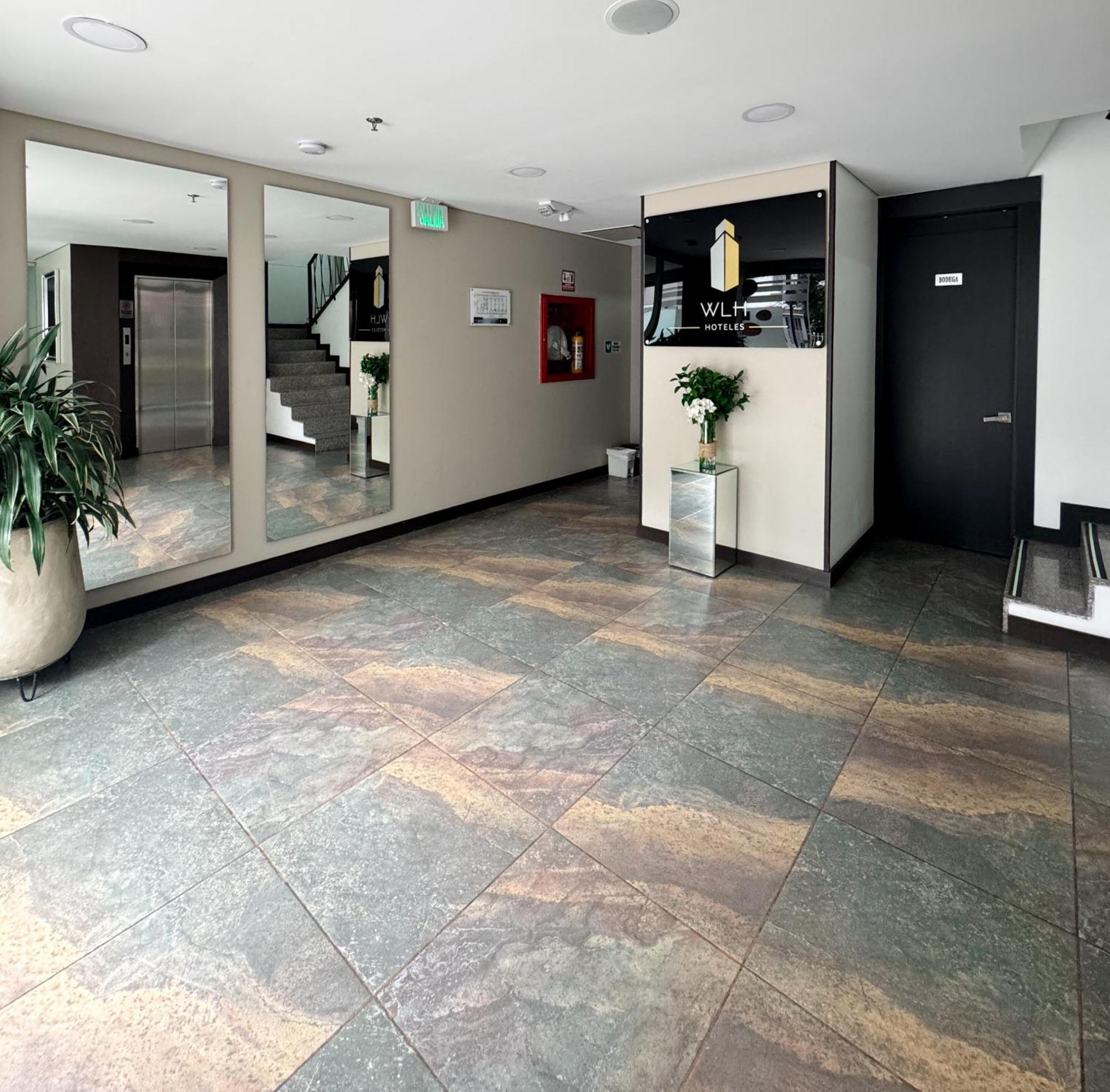 בוגוטה Hotel Wlh Silver Corferias מראה חיצוני תמונה