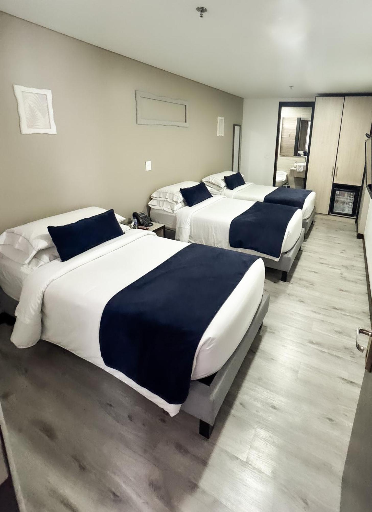 בוגוטה Hotel Wlh Silver Corferias מראה חיצוני תמונה