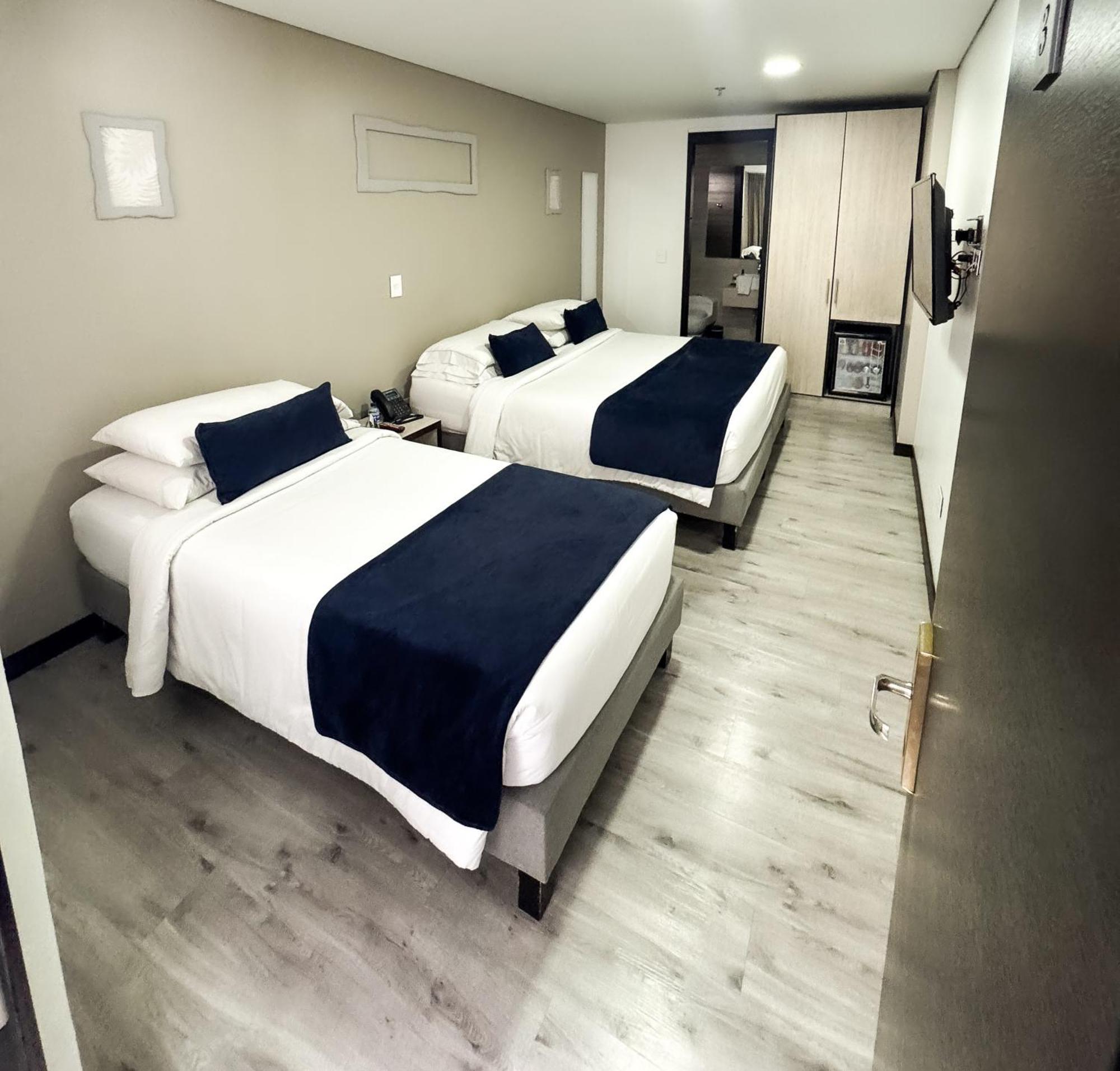 בוגוטה Hotel Wlh Silver Corferias מראה חיצוני תמונה